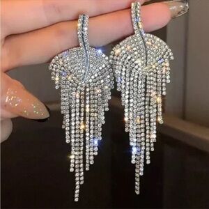 Beautiful CZ sparkly Bling Rhinestone Chandelier Earrings Luxury New